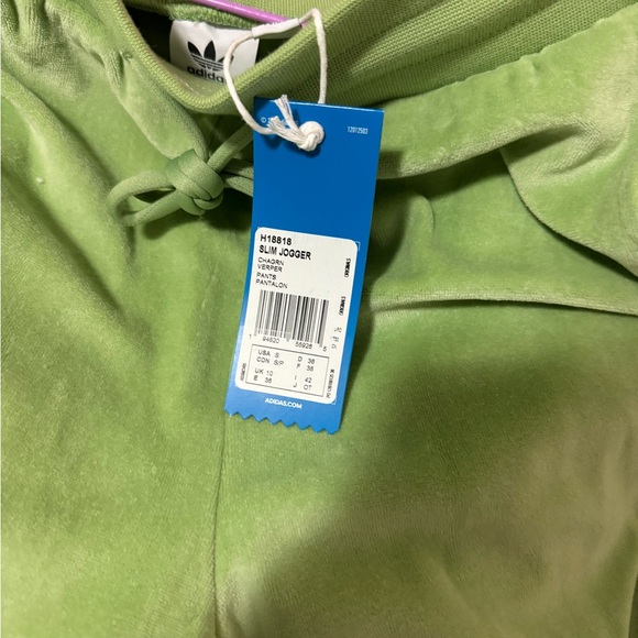 Brand new adidas with tag - Picture 2 of 3